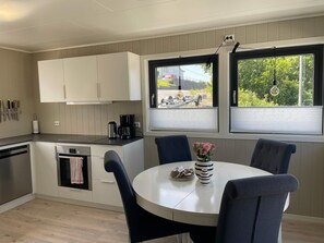 House | Private kitchen - 6 Person Holiday Home in Bomlo (Bomlo)