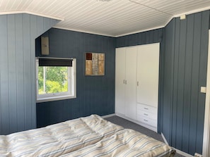 4 bedrooms, individually furnished