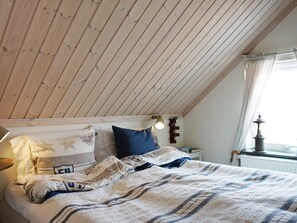 House | 4 bedrooms, individually furnished - 4 Star Holiday Home in Bohus Malmon (Bohus-Malmon)