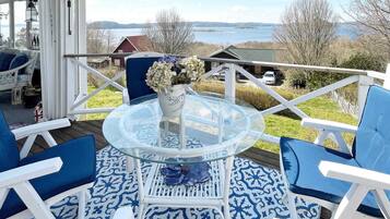 House | Tempat makan luar