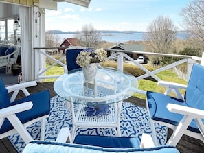 House | Outdoor dining - 4 Star Holiday Home in Uddevalla (Uddevalla)