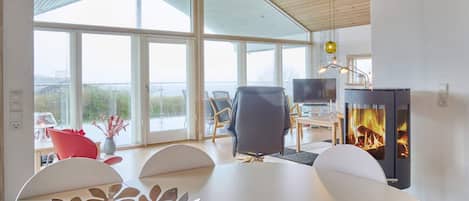 House | Dining