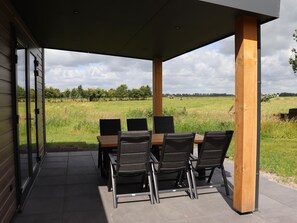 House | Dining - Spacious Chalet in a Rural Location Near Giethoorn (Blesdijke)