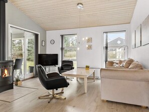 House | Living area - 4 Star Holiday Home in Hals (Hals)