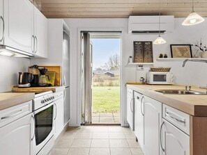 House | Private kitchen - 4 Star Holiday Home in Hals (Hals)