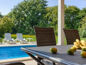 Villa | Zwembad | Een buitenzwembad