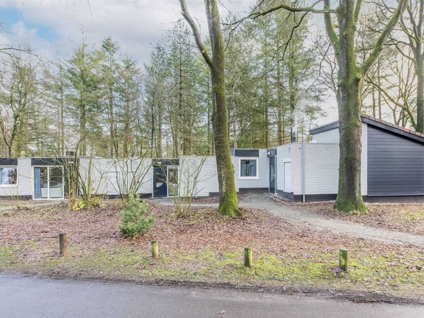 Exterior - Veluwe Forest Bungalow (Kootwijk)