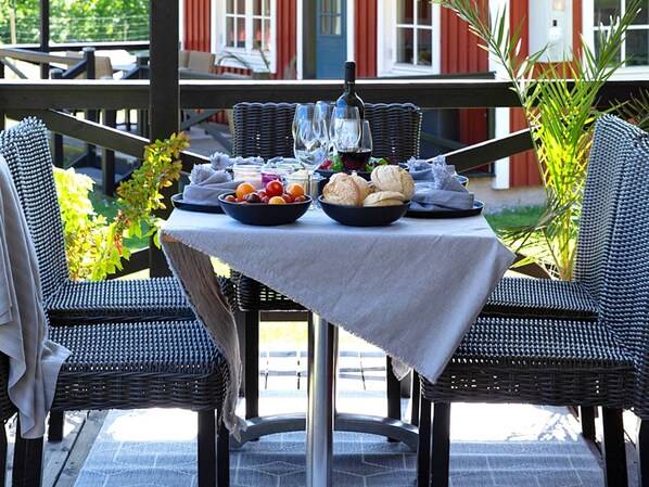 House | Outdoor dining