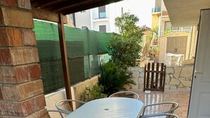 Balcony - Attractive Apartment With Garden (Oliva)