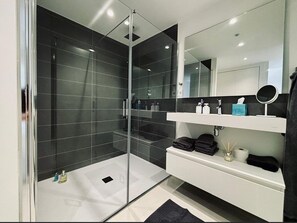 House | Bathroom