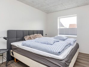 House | 3 bedrooms, individually furnished
