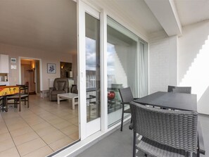 Apartment | Dining - Apartment in Middelkerke Near Sandy Beach (Middelkerke)