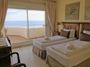 House | 3 bedrooms, individually furnished, iron/ironing board - Beach Penthouse Bermuda Beach 4 (Estepona)