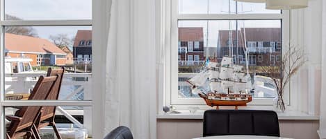 Apartment | Dining