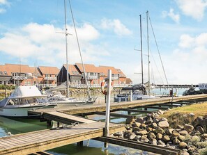 Apartment | Water view - 5 Person Holiday Park Home in Borre (Borre)