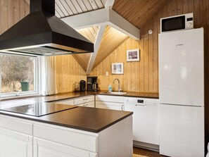 House | Private kitchen - 6 Person Holiday Home in Rodby (Rodby)