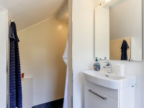 Bathroom - 6 Person Holiday Home in Rodby (Rodby)