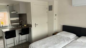 Apartment | 1 bedroom, bed sheets