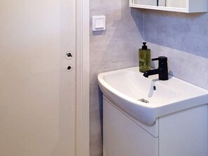 Bathroom - 4 Star Holiday Home in Karlskrona (Karlskrona)
