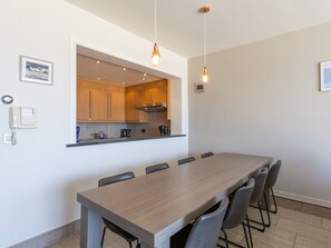 Apartment | Dining - Spacious Apartment on the Seafront (Middelkerke)