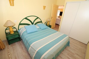 4 bedrooms, in-room safe, iron/ironing board, free WiFi