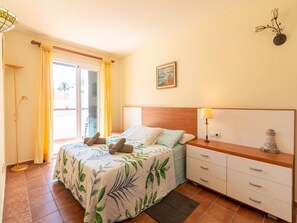 Casa | 3 quartos, individualmente mobiliados, ferros/tábuas de passar roupa