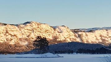 Nhà | 2 phòng ngủ, trang bị nội thất với thiết kế riêng biệt