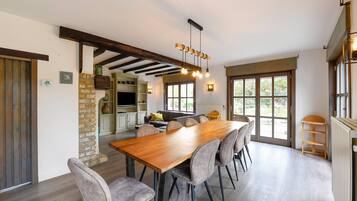 Villa | Dining
