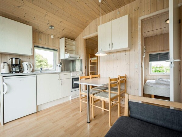 House | Private kitchen - Cozy Cabin in Town Center - By Traum Ferienwohnungen (Bogense)