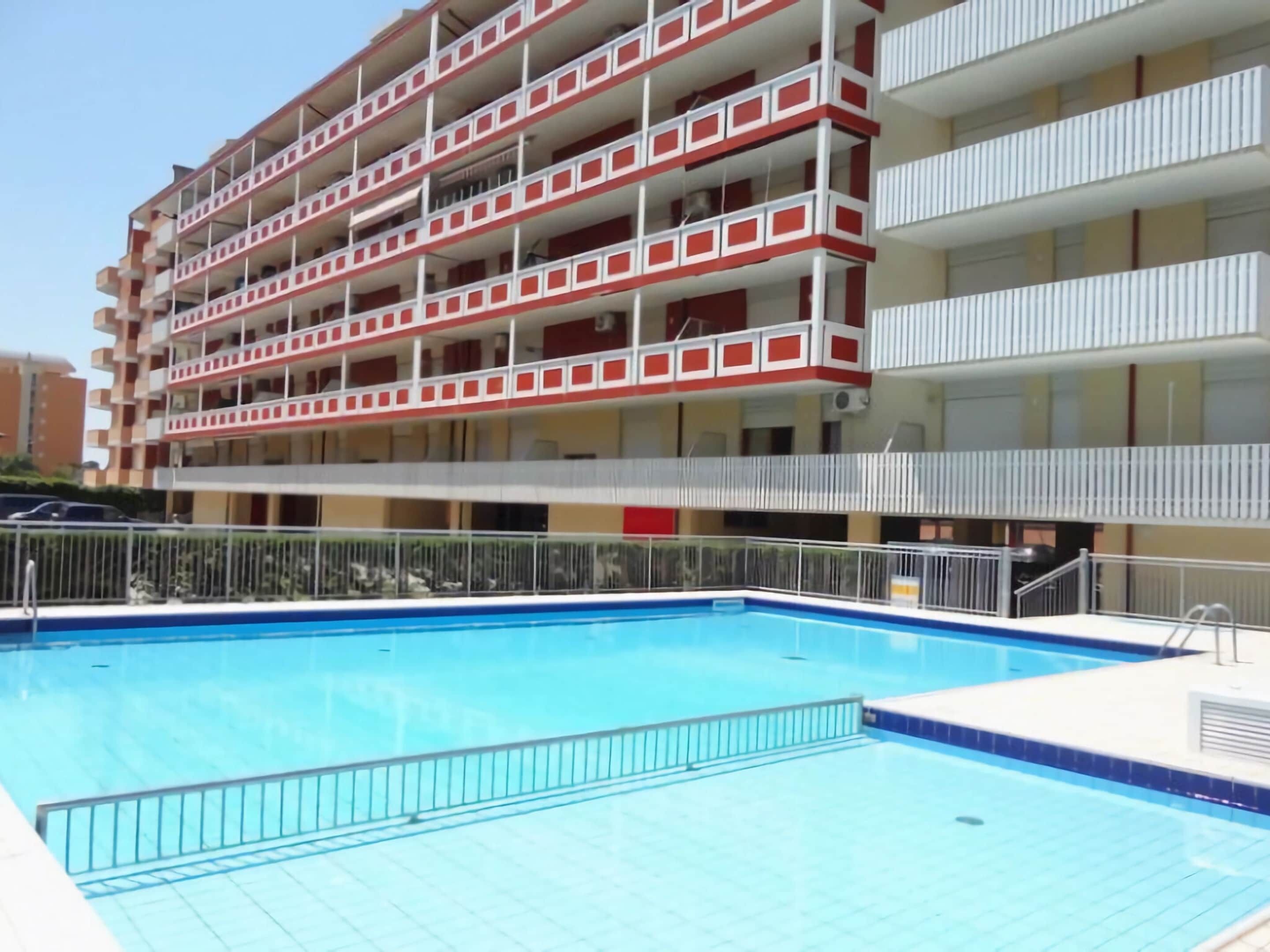 Appartement | Zwembad | Een buitenzwembad