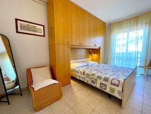 Apartment - Apartment in Caorle Near Sea Beach & Pool (Caorle)