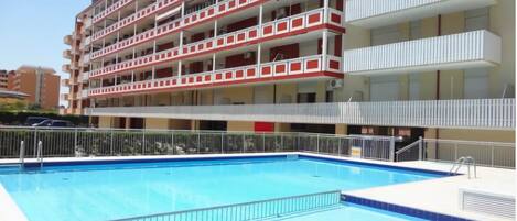 Apartment | Pool | Outdoor pool