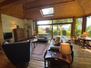 Living area - Charming Holiday Home With Garden (Rendeux)