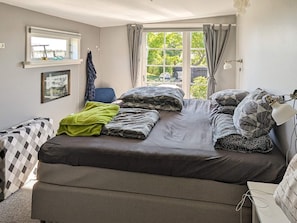 House | 1 bedroom, individually furnished
