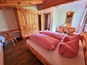 บ้านพัก | 4 ห้องนอน, ผ้าปูที่นอน