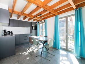 Casa | Cozinha privada | Cadeirão de bebê