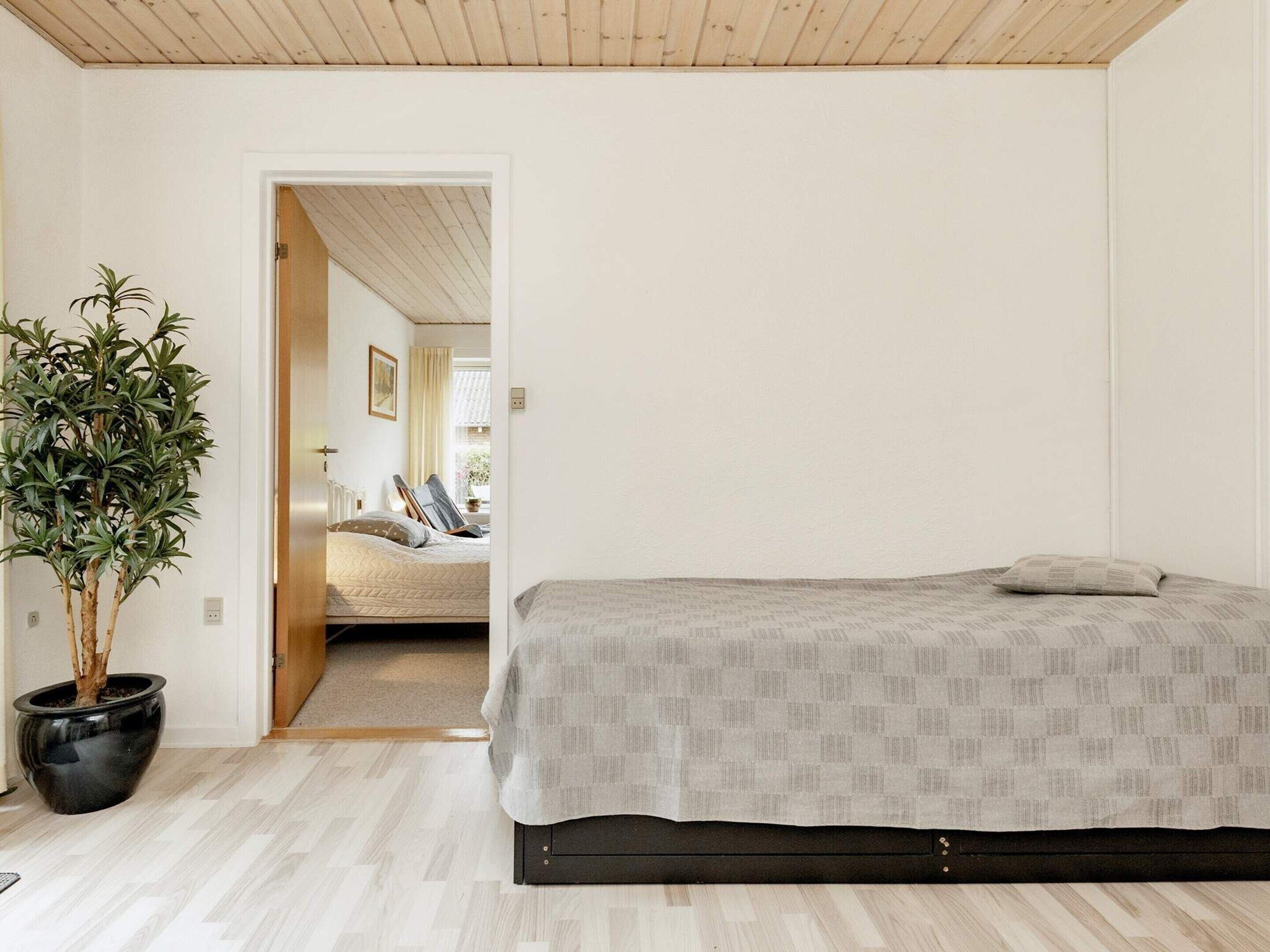 House | 3 bedrooms, individually furnished