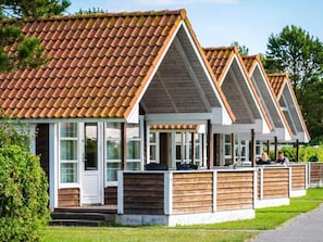 House | Exterior - Charming Retreat in City - By Traum Ferienwohnungen (Bogense)