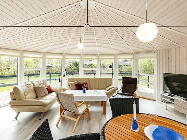 House | Dining - 4 Star Holiday Home in Hals (Hals)