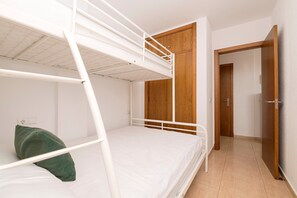 Apartment | 1 bedroom, bed sheets - Atico Santa Fe - Apartment With Free Wifi (El Puerto de Santa Maria)