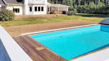 House | Pool