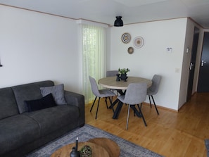 House | Dining - Cosy Holiday Home in Appelscha With Garden (Appelscha)