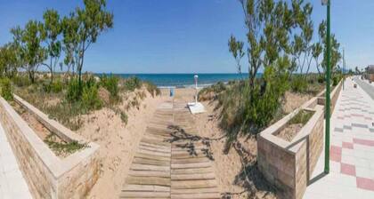 Apartment Near Sea Beach and Vibrant Center