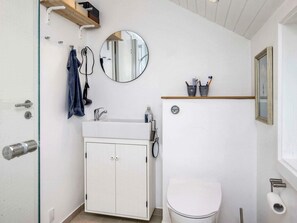 House | Bathroom - Cozy Retreat by Koge Bay - By Traum Ferienwohnungen (Strøby)