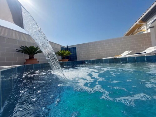 Lavish Holiday Home With Private Pool