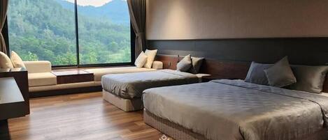 8 chambres, fer et planche à repasser, Wi-Fi, draps fournis