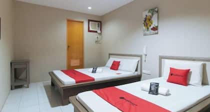RedDoorz @ Bridgeway Hotel Tuguegarao City