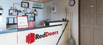 RedDoorz @ Bridgeway Hotel Tuguegarao City