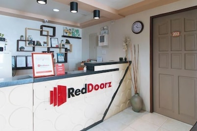 RedDoorz @ Bridgeway Hotel Tuguegarao City