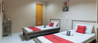 RedDoorz @ Bridgeway Hotel Tuguegarao City